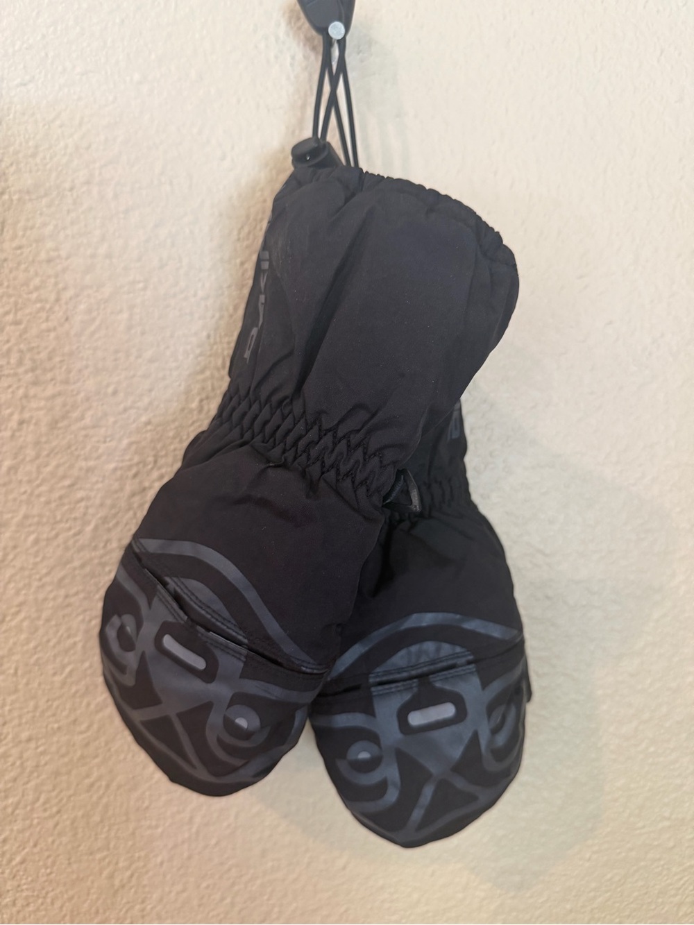 Dakine Kids Black Mittens with Gray Accents